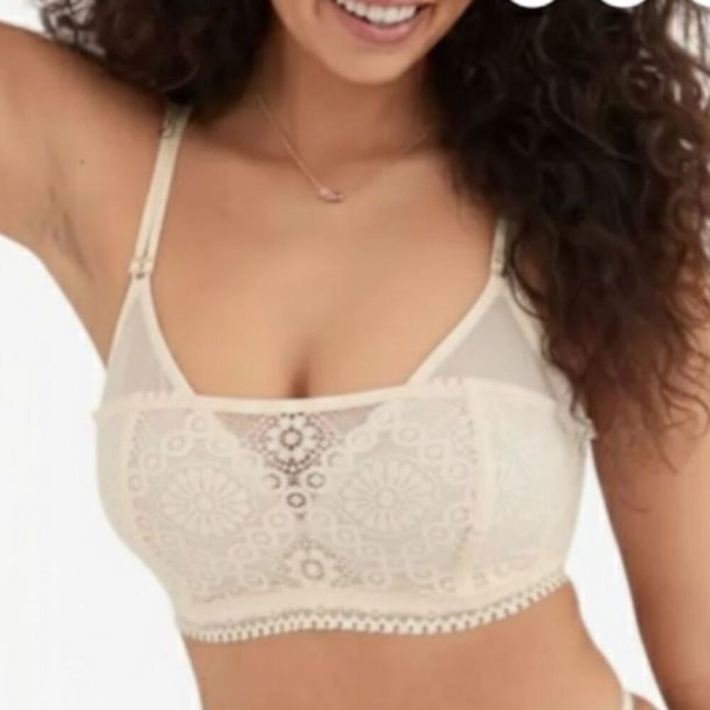 Aerie Real Power Women's Ivory Lace Wireless Convertible Push-Up Bra Size 38C